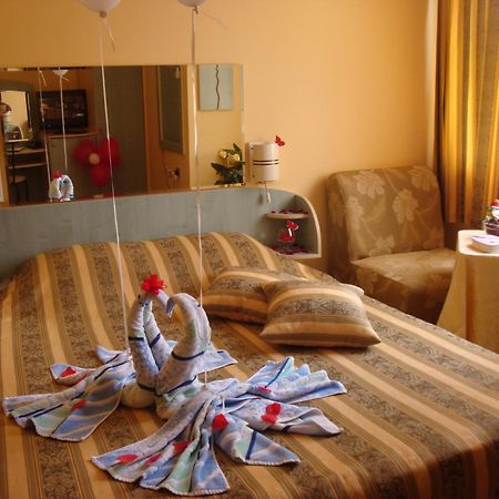 Hotel Color Varna Bagian luar foto