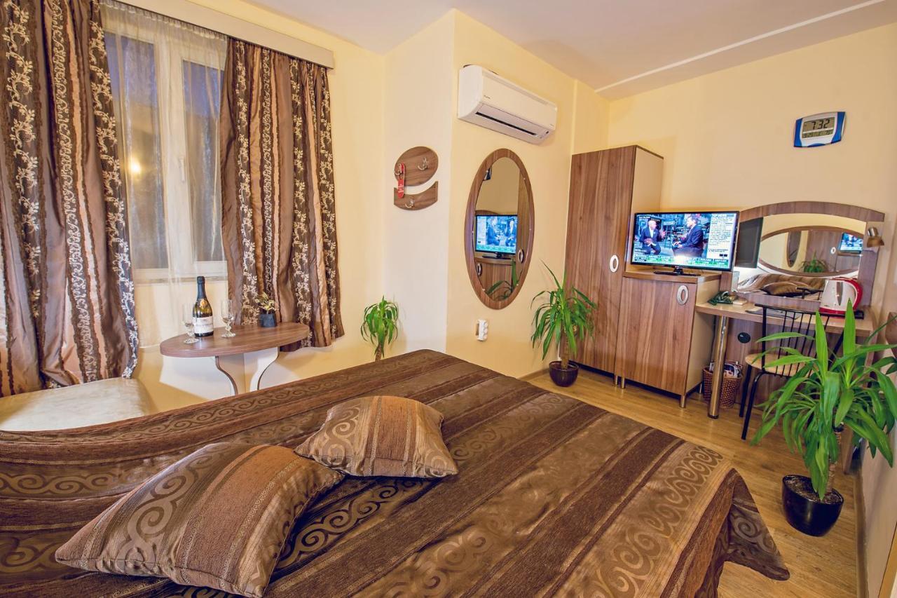 Hotel Color Varna Bagian luar foto