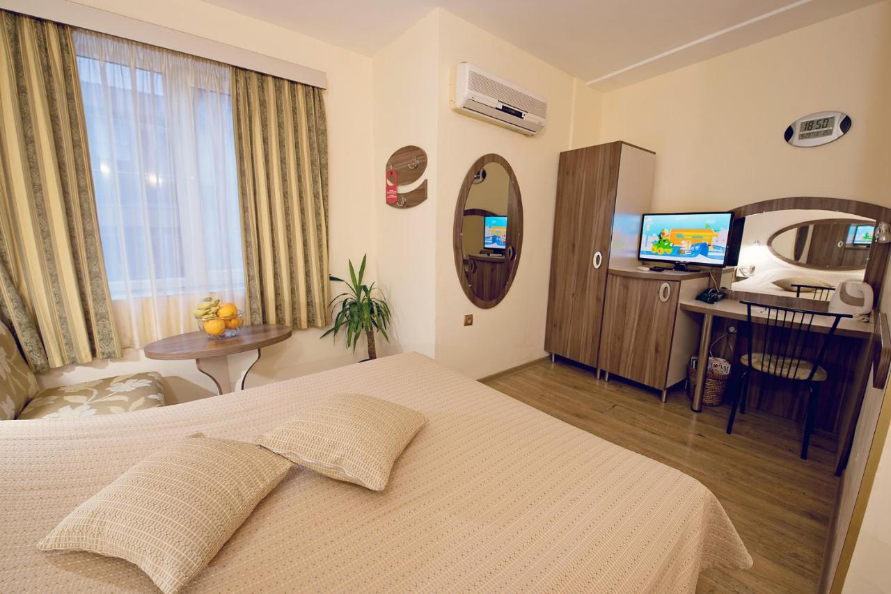 Hotel Color Varna Bagian luar foto