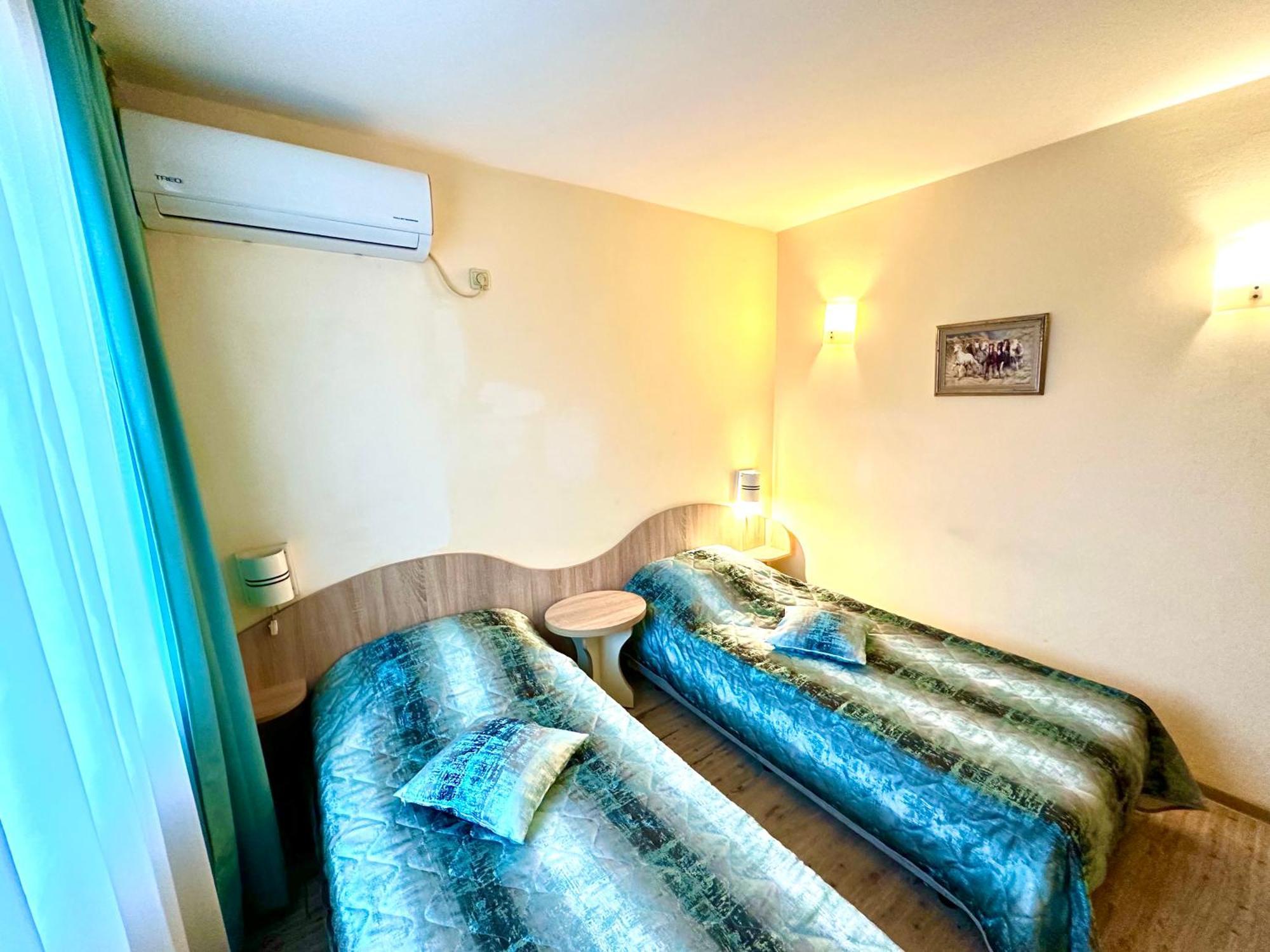 Hotel Color Varna Bagian luar foto
