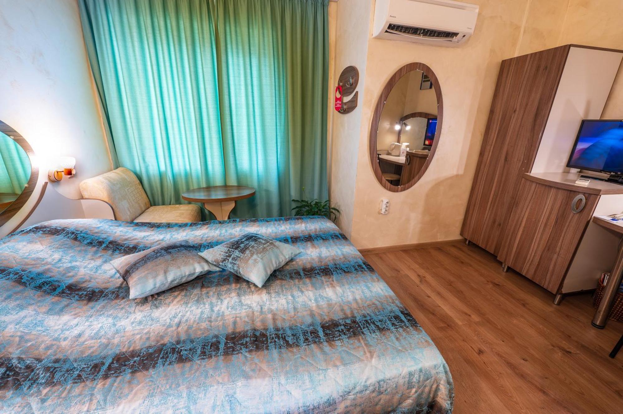 Hotel Color Varna Bagian luar foto