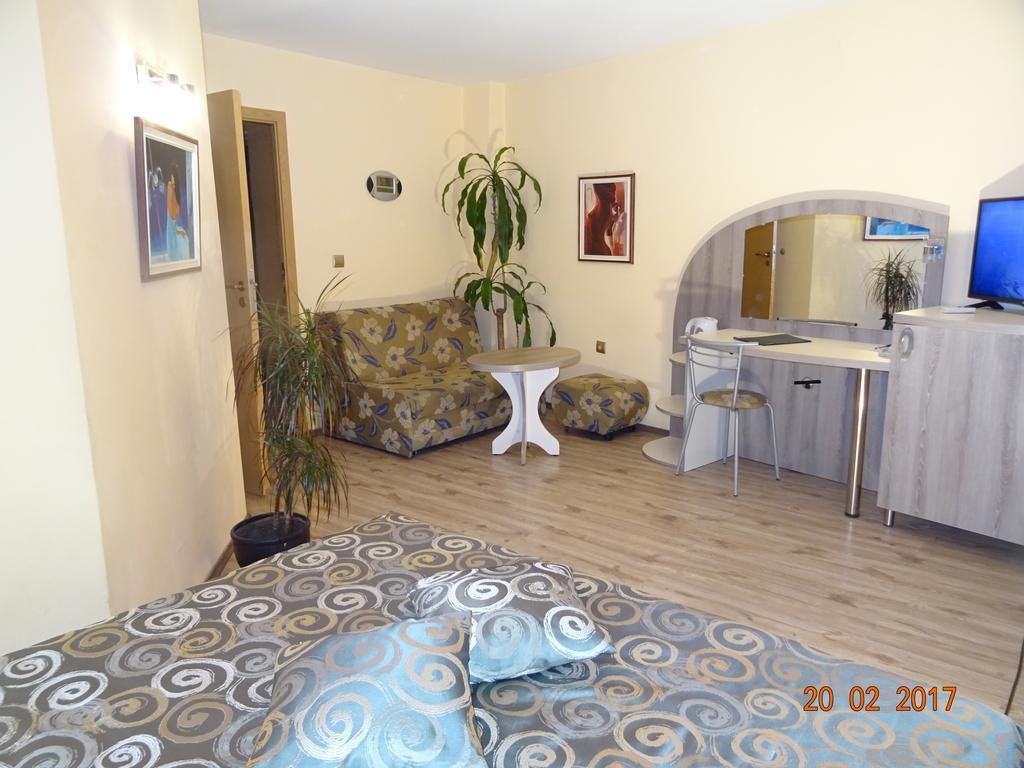 Hotel Color Varna Bagian luar foto